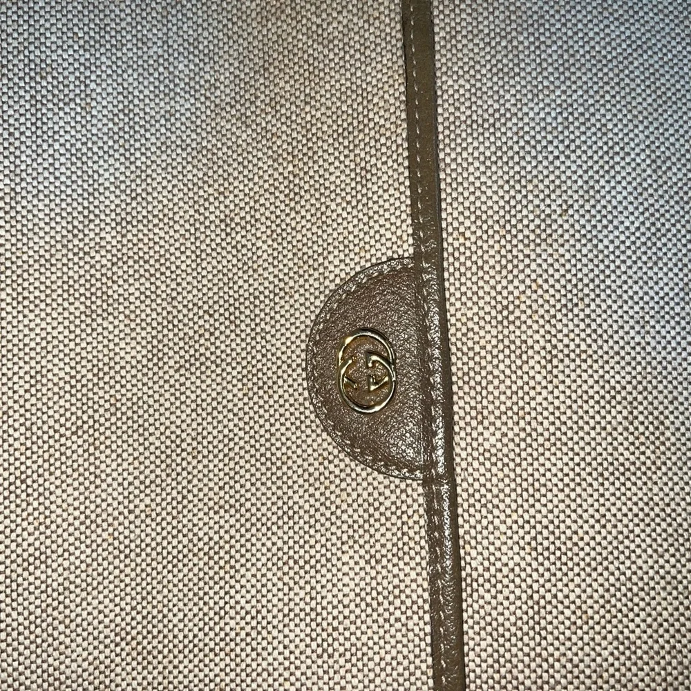 Vintage Gucci Clutch - Picture 9 of 10